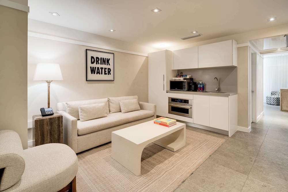 Jr. Suite King with Terrace - Photo 1