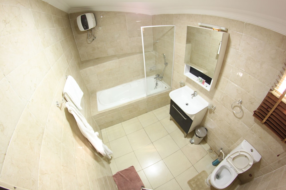 Suite, 1 King Bed, Ensuite