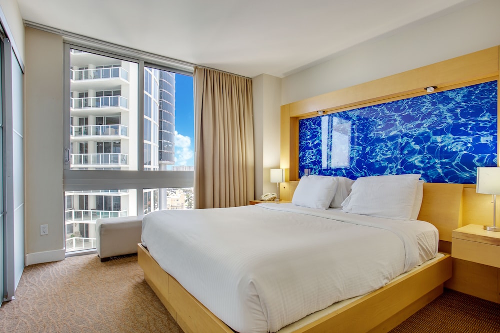 Luxury Studio, 1 King Bed, Bay View photo 1