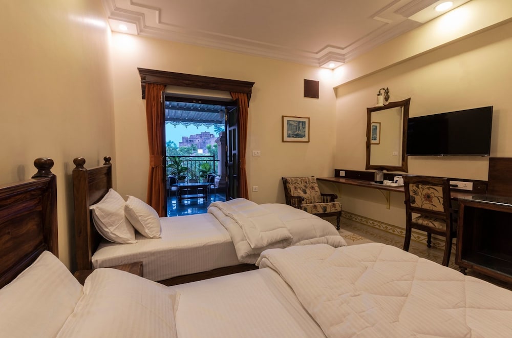 Deluxe Room - Photo 3