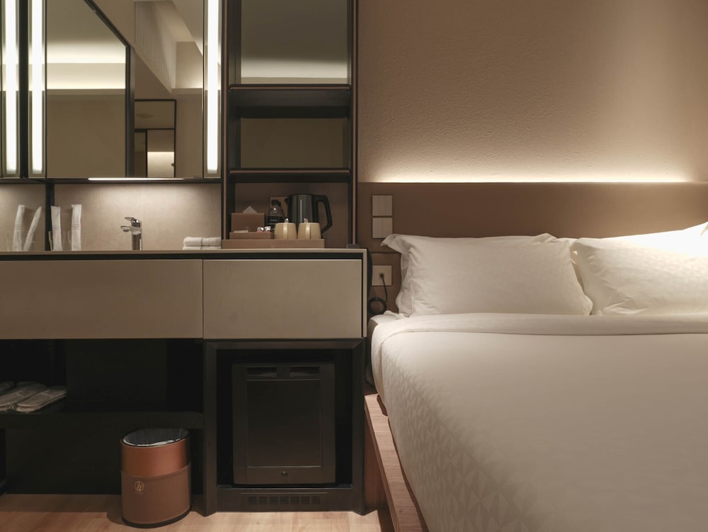 Deluxe Room, 1 Queen Bed