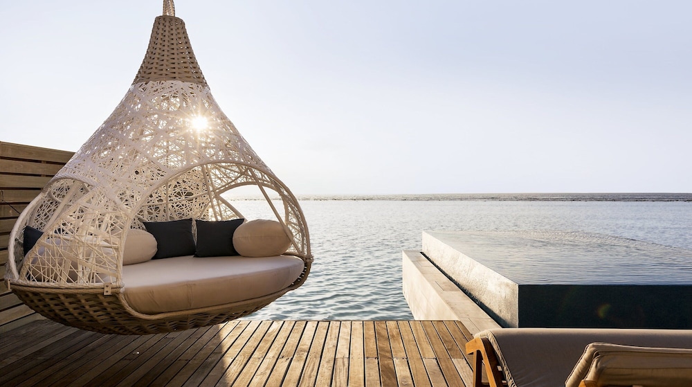 Romantic Pool Water Villa