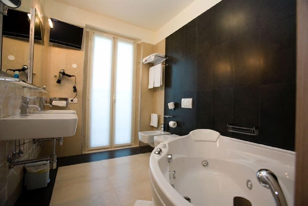 Suite (2 pax) photo 3