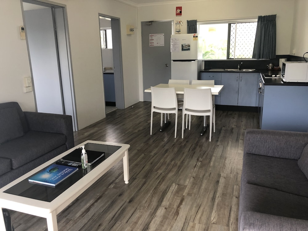 Classic Apartment, 2 Bedrooms, Garden View photo 2