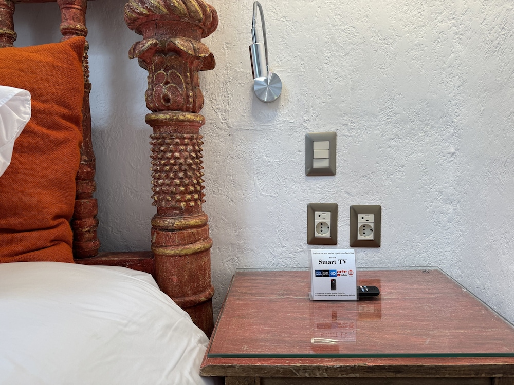 Design Room, 1 King Bed, City View photo 3