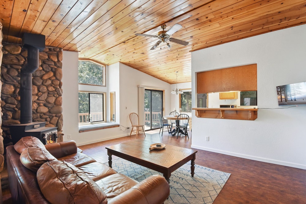House, Multiple Beds, Fireplace