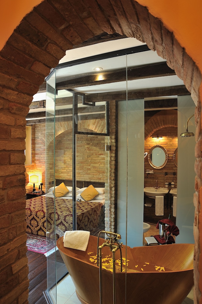 Business Suite photo 1