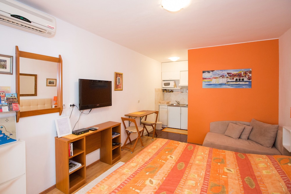 Studio Suite, Terrace, Sea View photo 2