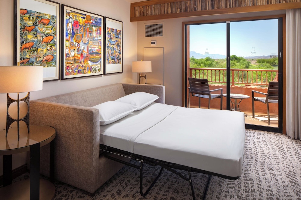 Executive Suite, 1 King Bed with Sofa bed, Mountain View - Photo 5