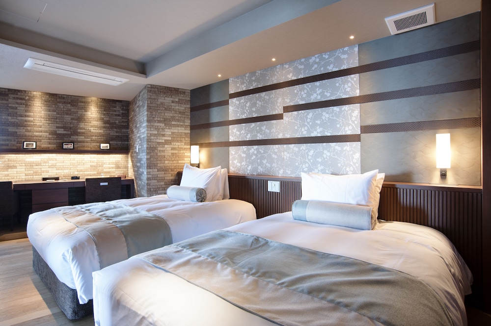 Ocean View Suite photo 2