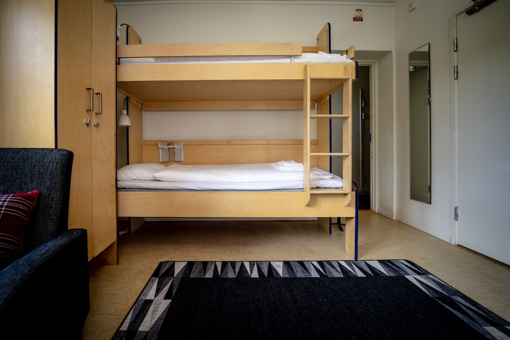 Basic Quadruple Room photo 2