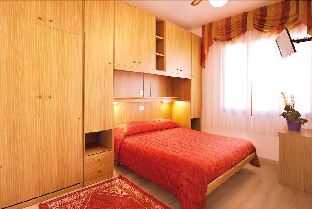 Double or Twin Room photo 1