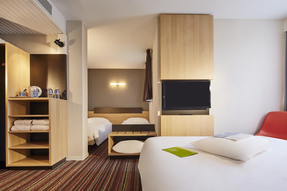 Superior Room, Multiple Beds - Photo 8