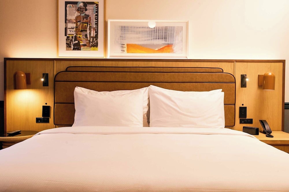 Room, 1 King Bed (Swanky King) - Photo 5