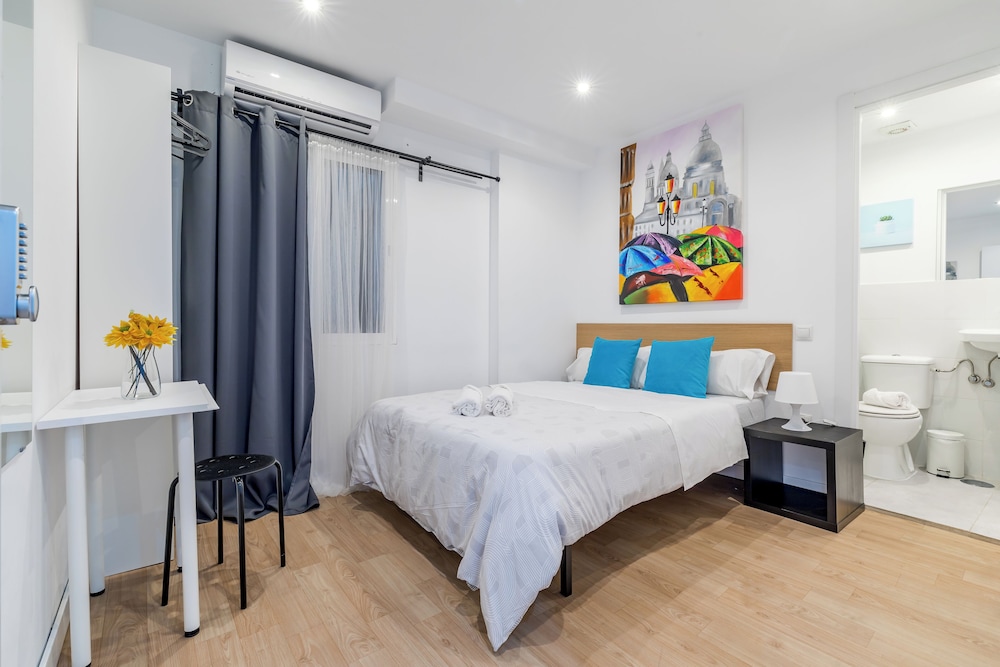 Double Room - Photo 10