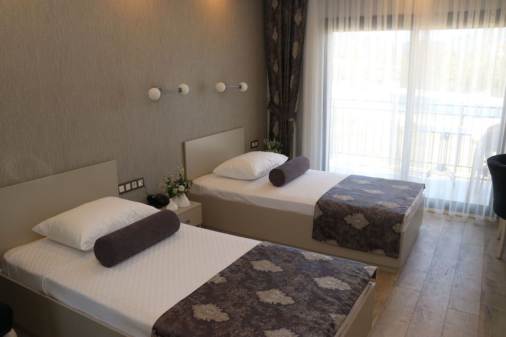 Standard Twin Room photo 2