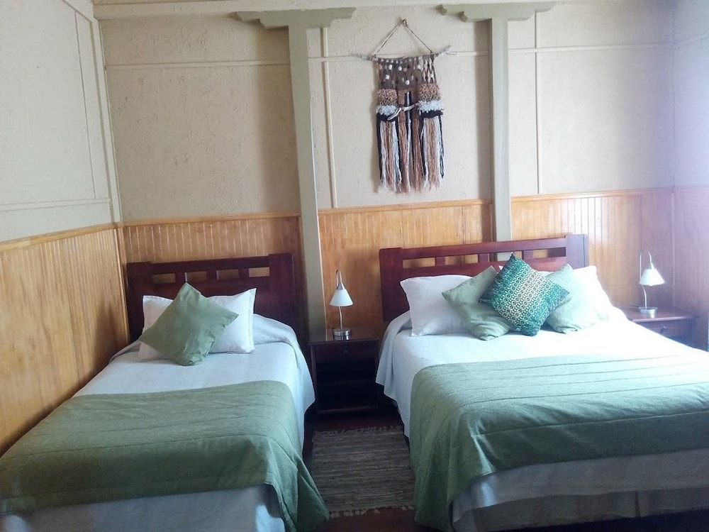 Standard Triple Room, 1 Bedroom, Private Bathroom photo 2