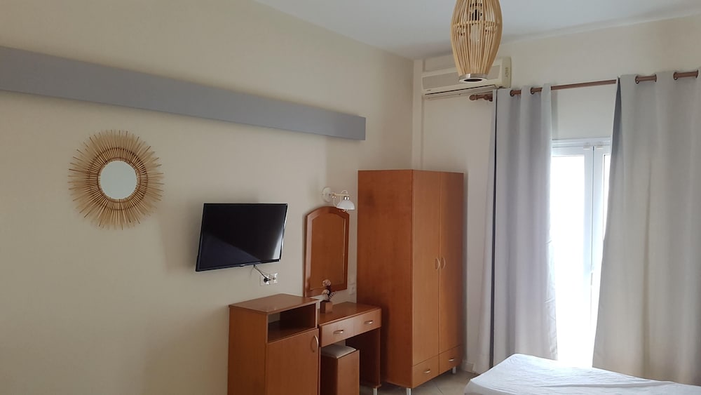 Studio (for 3)