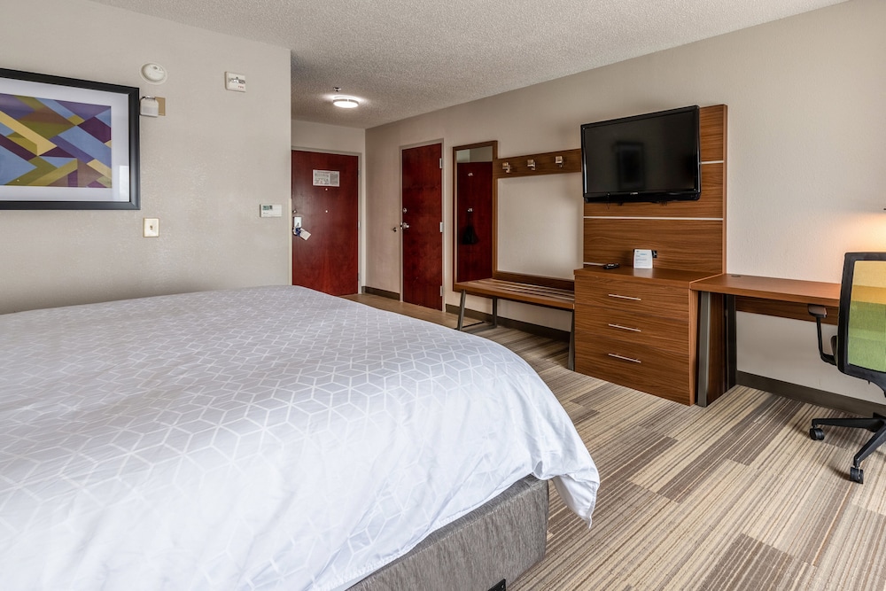 Standard Room, 1 King Bed - Photo 7