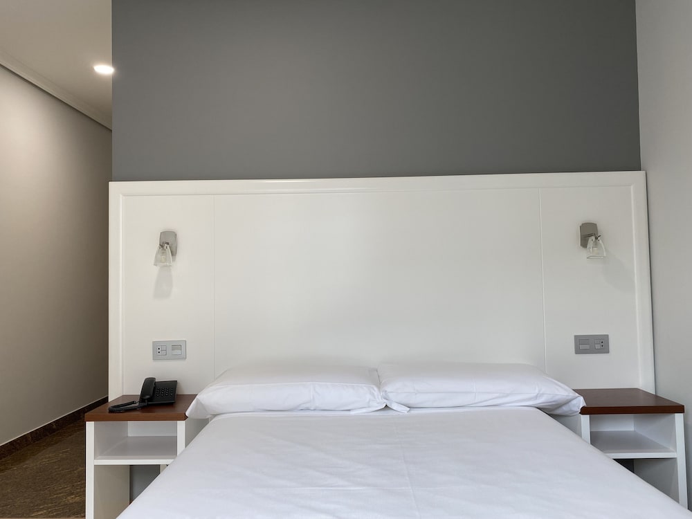 Economy Double Room photo 3