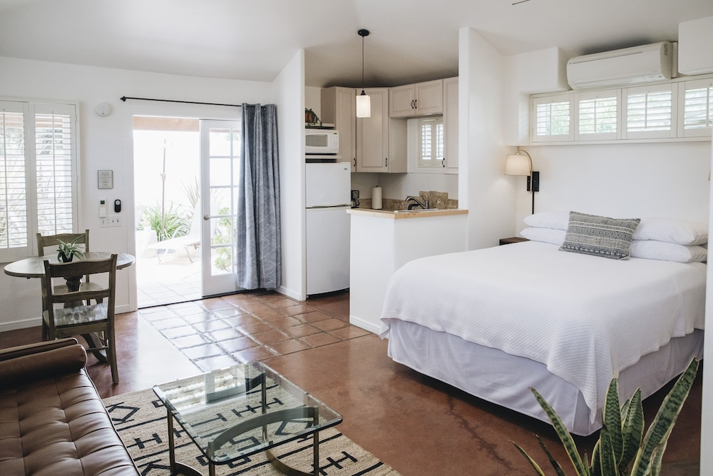 Arroyo Suite