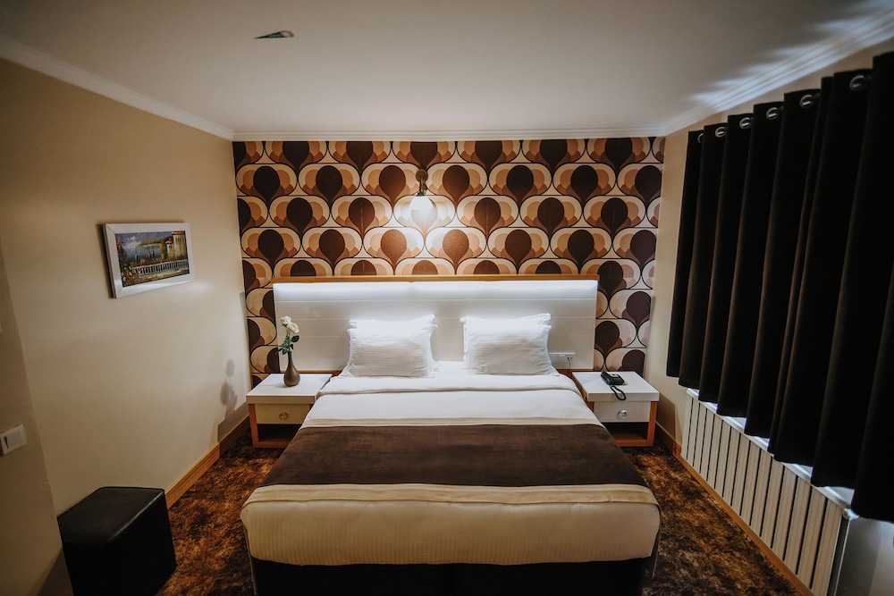 Double or Twin Room photo 3