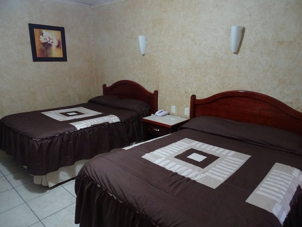 Deluxe Double Room, 2 Queen Beds photo 1