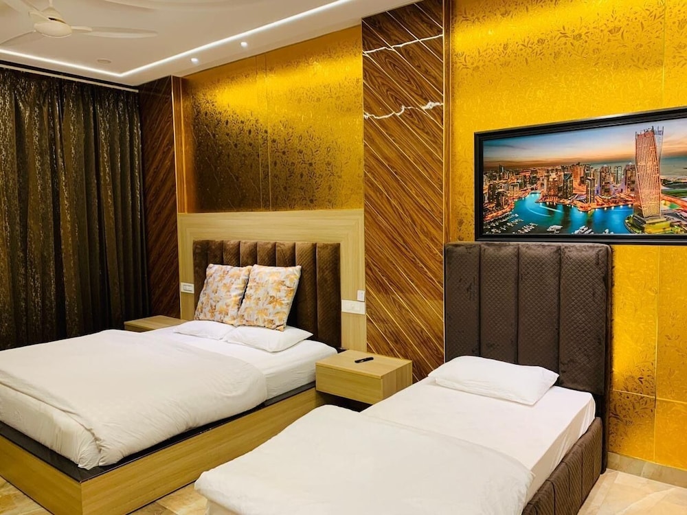 Superior Triple Room, City View