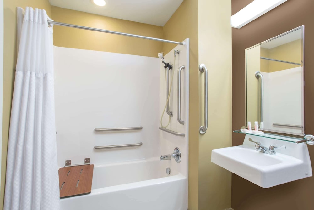 Studio Suite, 1 Queen Bed, Accessible, Non Smoking - Photo 3