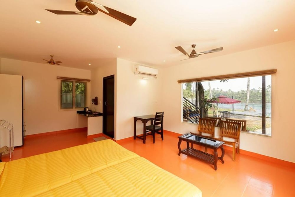 Deluxe Room, River View - Photo 5