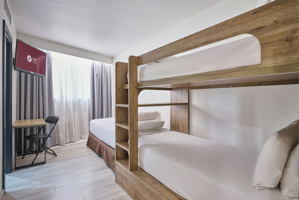 Deluxe Room (Sextuple) photo 2