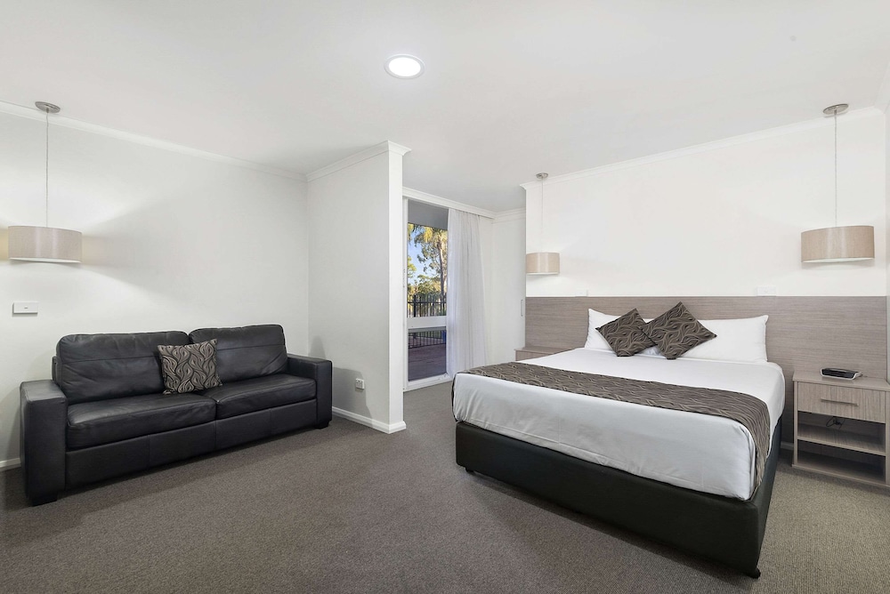 Deluxe Room, Multiple Beds, Non Smoking