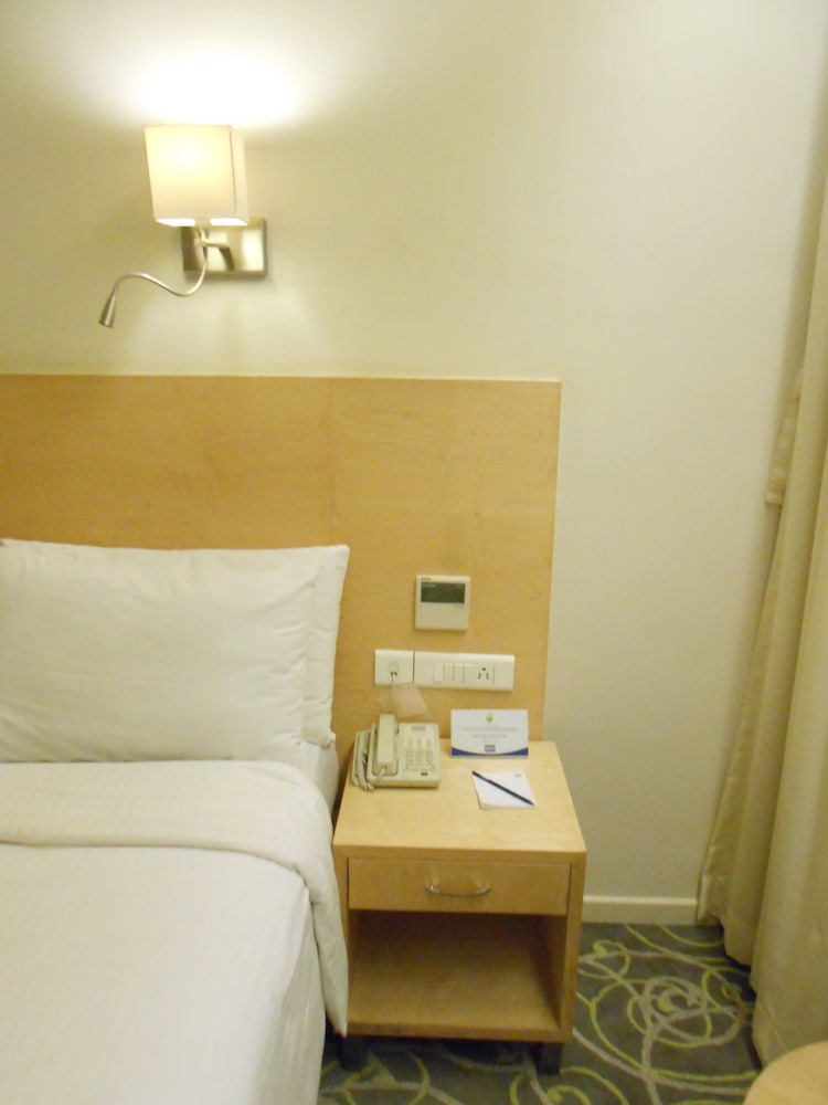 Suite - Photo 9