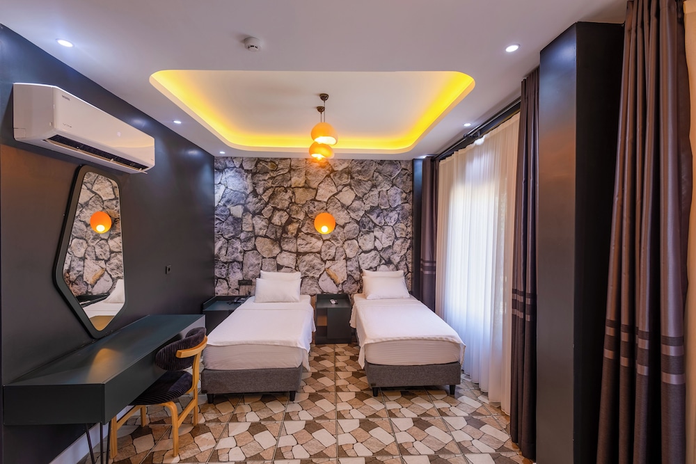 Deluxe Twin Room, City View