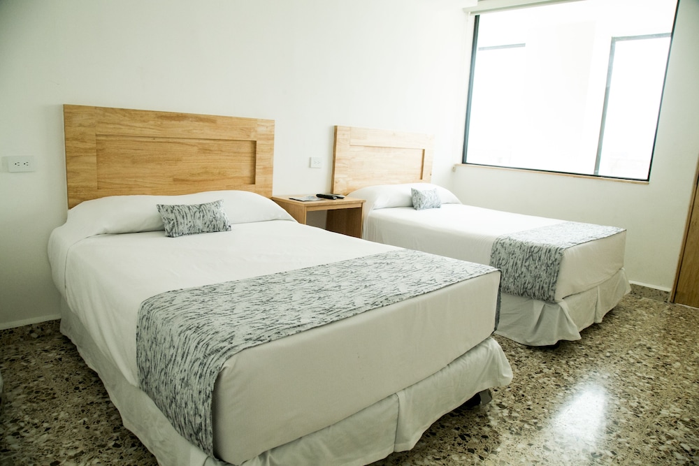 Family Room, 2 Double Beds, Non Smoking photo 1