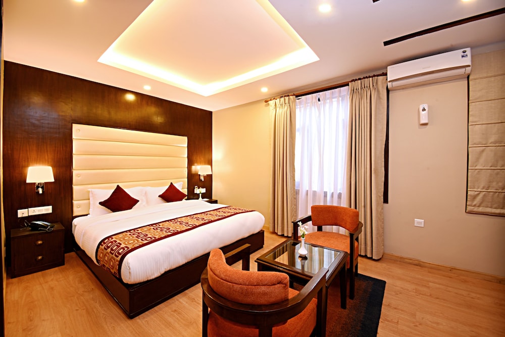 Superior Double Room, 1 King Bed, Balcony, Garden View photo 2