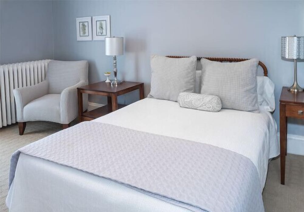 Suite #6 photo 3