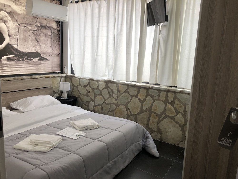 Romantic Townhome, 1 Queen Bed
