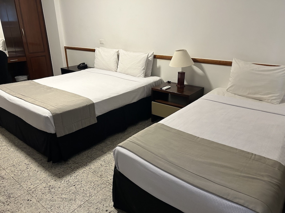 Standard Twin Room, Courtyard View - Photo 3