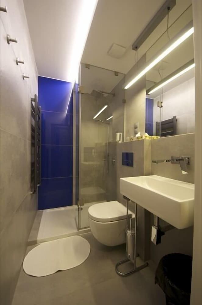 Double Room - Photo 5