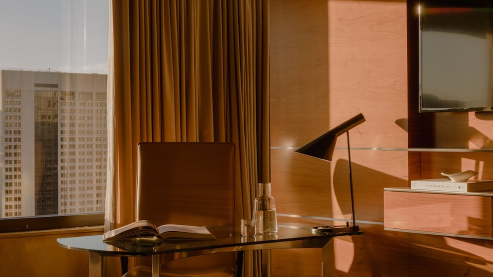 Suite, 1 Bedroom, Club Lounge Access (High Floor) thumbnail 5
