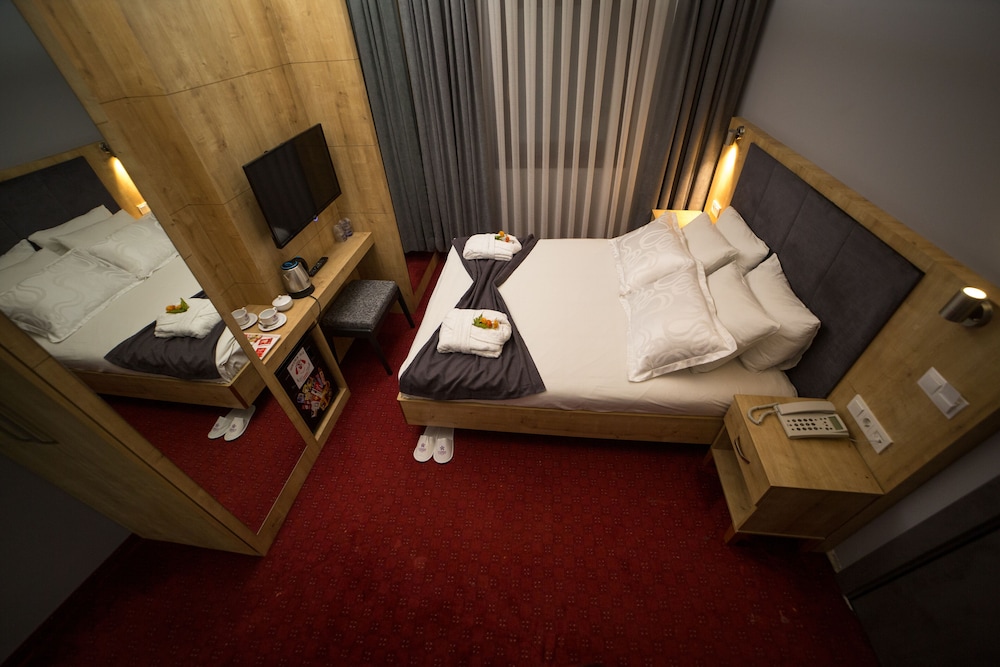 Economy Room