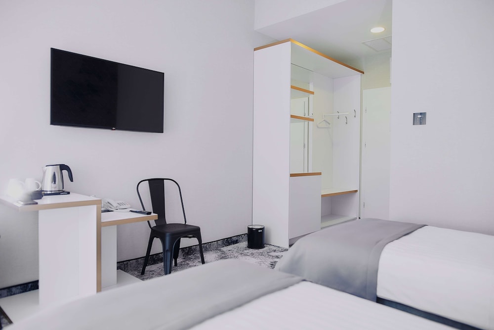 Standard Room, 2 Twin Beds - Photo 4