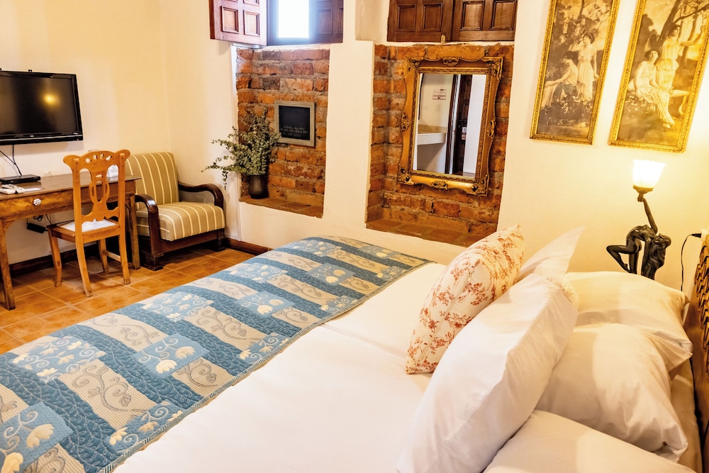 Room (Petite Plus)