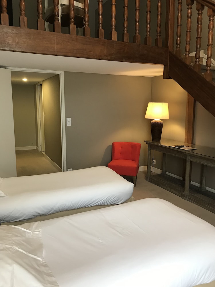 Junior Suite, Multiple Beds, Non Smoking, Mezzanine photo 2