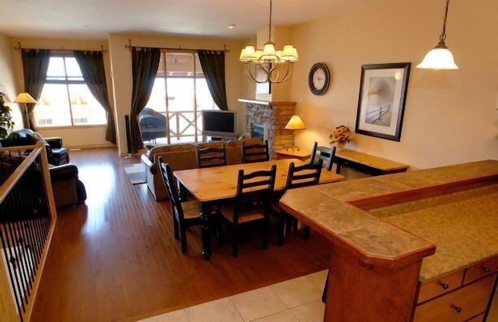 Deluxe Townhome, 3 Bedrooms, Valley View photo 2