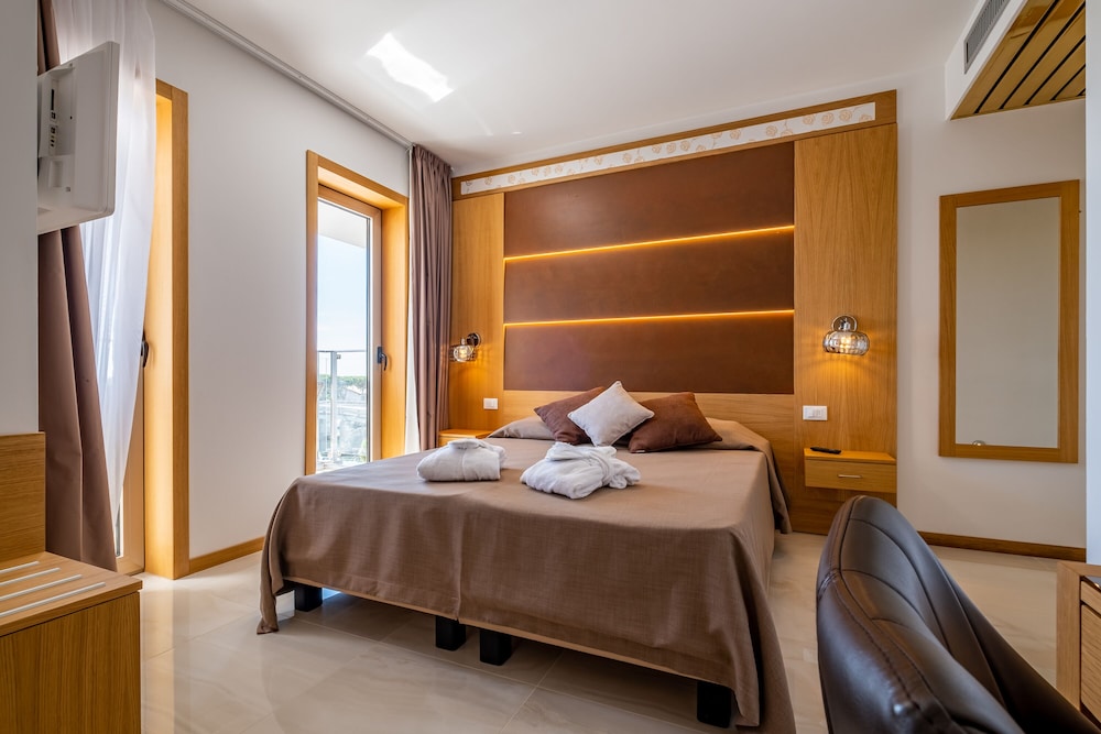 Junior Triple Room, Multiple Beds, Balcony, Harbor View