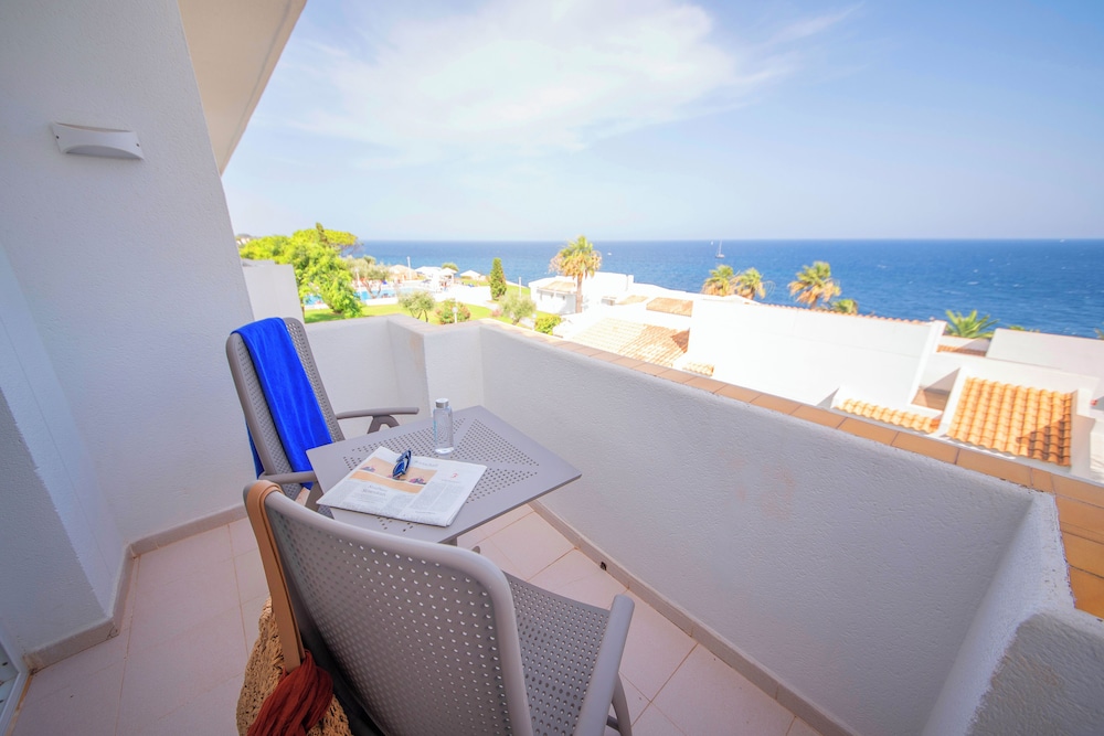 Junior Suite, 1 Bedroom, Balcony, Sea View (2 adults + 2 children) photo 2