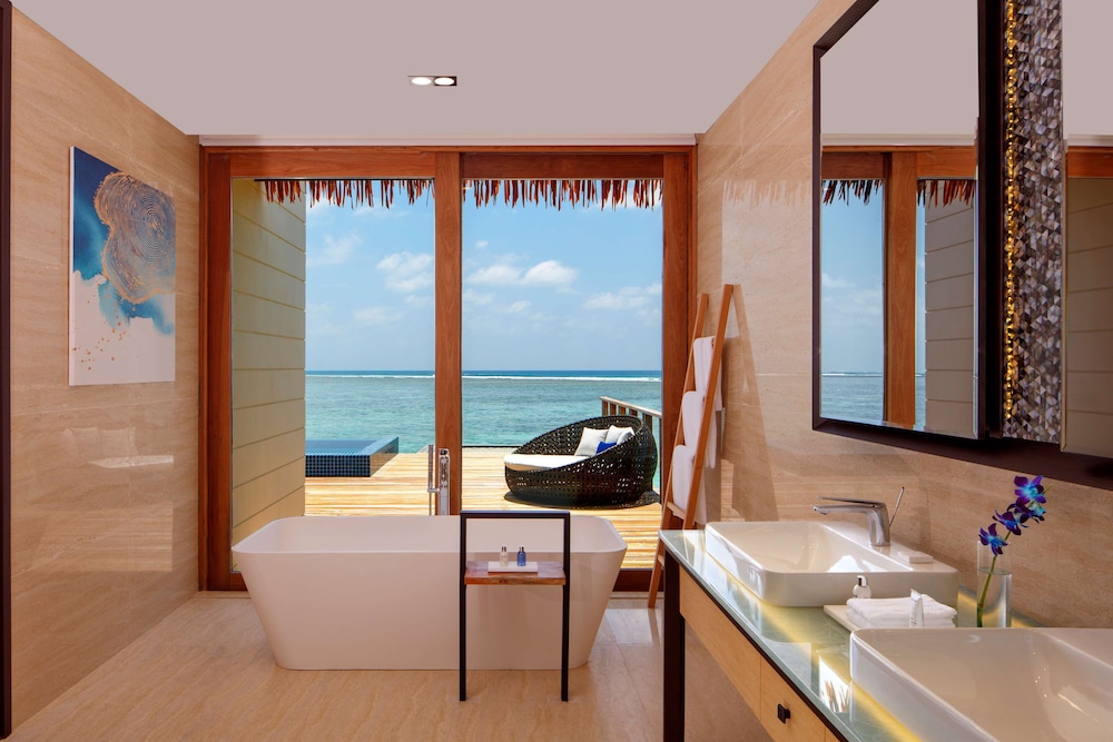 Sunset water villa with private pool & free access to VIP seaplane lounge on arrival - Photo 10