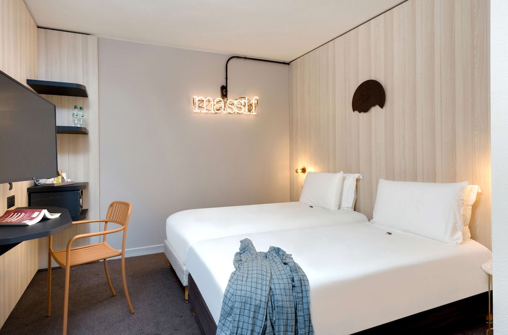 Standard Room, 2 Twin Beds - Photo 3